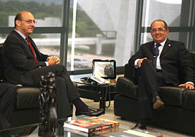 Gilmar Mendes recebe o embaixador da Itália Michele Valensise - por Gervásio Batista/SCO/STF