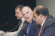 Nelson-Pellegrino,-e-o-presidente-da-CPI,-Marcelo-Itagiba,-interrogam-o-sargento-Jairo-Martins,-que-negou-ter-grampeado-o-STF - Luiz Alves/Ag&ecirc;ncia C&acirc;mara