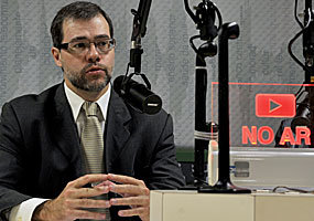 O advogado-geral da União, José Antonio Dias Toffoli, participa do programa Bom Dia Ministro, no estúdio da Empresa Brasil de Comunicação - Valter Campanato/Agência Brasil