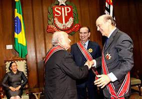 José Serra condecora Rafael Mayer que presidiu o STF entre 1987 e 1989 - Cris Castello Branco