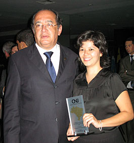 Entrega do pr&ecirc;mio CNJ - Lilian e Gilmar - ConJur