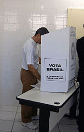 Detento participa da simulação - TRE-SP