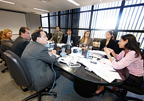 Reunião no Conselho Nacional de Justiça (CNJ) em que se discutiu a criação de Juizados de Violência Doméstica e Familiar contra a Mulher nos estados da Paraíba, Rondônia, Santa Catarina e Sergipe, em julho de 2010 - Luiz Silveira/CNJ