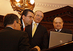 Entre o presidente do TJSP, DES. Viana Santos e o pres. da Seção Criminal do TJSP, des. Ciro Pinheiro e Campos - Assessoria de Imprensa/TJSP