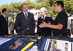 A Pol&iacute;cia Federal apresenta os equipamentos do seu Grupo de Bombas e Explosivos. O aparato ser&aacute; utilizado no esquema de seguran&ccedil;a da Copa do Mundo de 2014 e nos Jogos Ol&iacute;mpicos de 2016, no Rio de Janeiro. - Roosewelt Pinheiro/ABr