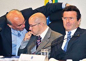 Senador Demóstenes Torres e o ministro do STJ, Luiz Fux, em reunião da Comissão de Reforma do Código de Processo Civil - José Cruz/ABr