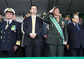 Autoridades acompanham o desfile de 7 de setembro 2010 - TJ-SP