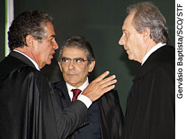 Ministros do STF antes da sess&atilde;o plen&aacute;ria. (30/09/2010) - Gerv&aacute;sio Baptista/SCO/STF