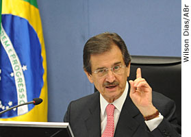 O presidente do Supremo Tribunal Federal (STF) e do Conselho Nacional de Justi&ccedil;a (CNJ), ministro Cezar Peluso, apresenta o relat&oacute;rio 'Justi&ccedil;a em N&uacute;meros 2009 - Indicadores do Poder Judici&aacute;rio' - Wilson Dias/ABr