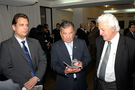 Desembargador Geraldo Domingos Coelho ao centro no Lançamento do Anuário Minas Gerais - 04/10/2010 - Ronaldo Almeida