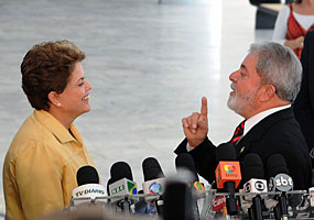 A presidenta eleita, Dilma Rousseff e o presidente Luiz Inácio Lula da Silva concedem entrevista no Palácio do Planalto - Wilson Dias/ABr