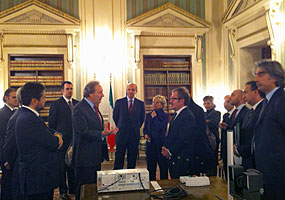 Presidente do TSE, ministro Ricardo Lewandowski e ministro do interior da Itália Roberto Maroni durante palestra para acadêmicos, autoridades, técnicos e diplomatas sobre as eleições brasileiras de 2010 - Divulgação