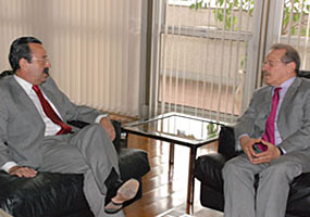 Desembargador Leo Lima e Governador Tarso Genro durante a audiência desta tarde no Palácio da Justiça - Mário Salgado/TJ-RS