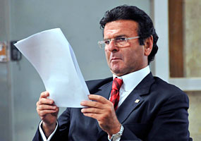 Brasília - O ministro Luiz Fux, do Superior Tribunal de Justiça (STJ), durante reunião da Comissão Temporária de Reforma do Código de Processo Civil, que adiou da votação do substitutivo ao projeto do novo CPC - José Cruz/ABr