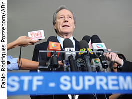 Bras&iacute;lia - O ministro do Supremo Tribunal Federal (STF) e presidente do Tribunal Superior Eleitoral (TSE), Ricardo Lewandowski, fala sobre a vota&ccedil;&atilde;o da lei da Ficha Limpa - Fabio Rodrigues Pozzebom/Ag&ecirc;ncia Brasil