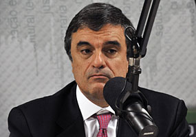 O ministro da Justi&ccedil;a, Jos&eacute; Eduardo Cardozo, fala sobre pol&iacute;tica de enfrentamento ao crack, durante o programa Bom Dia Ministro. - Elza Fi&uacute;za/ABr