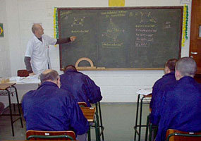 Presos estudando - Agência de Notícias do Estado do Paraná
