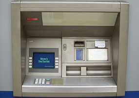 Caixa eletr&ocirc;nico - morguefile.com