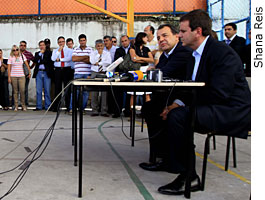 Coletiva com Governador Sérgio Cabral e Prefeito Eduardo Paes sobre o ataque a Escola Municipal Tasso da Silveira, em Realengo - Shana Reis/Gov RJ