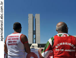 Bombeiros - Brasilia - 30/06/2011 - Ag&ecirc;ncia Brasil