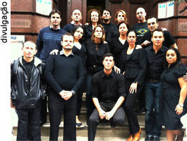 Trabalhadores de luto - Londres - 15/07/2011 - Divulga&ccedil;&atilde;o