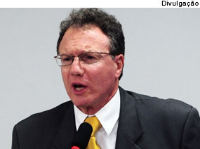 Professor Costa Machado - 24/02/2012 [Divulgação]