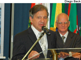 Lan&ccedil;amento Anu&aacute;rio Federal 2012 - RS - Vladmir Passos de Freitas - 07/03/2012 [Diego Beck]