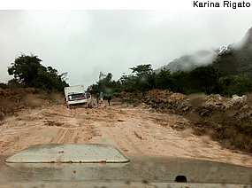 Estrada de terra - 04/05/2012 [Karina Rigato]