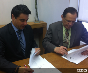 &Agrave; esquerda, o secret&aacute;rio da Reforma do Judici&aacute;rio, Fl&aacute;vio Caetano. &Agrave; direita, o presidente do CEDES, Jo&atilde;o Grandino Rodas. [CEDES]