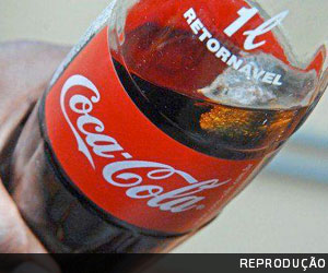 Coca com rato [Reprodução]