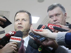 OAB critica governo federal em posse da diretoria da seccional de SP