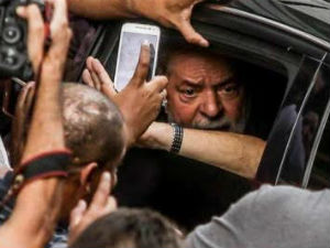 Lula pede que Janot investigue supostas irregularidades de Moro