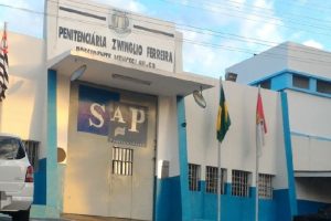 Juiz manda advogado para presídio por crime de calúnia