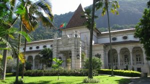 Ação trabalhista entre consulado e funcionário é de competência federal