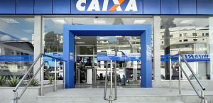 Bancário demitido por ajuizar ação contra banco volta ao cargo