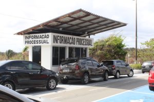 Fórum de São Luís tem serviço de drive-thru para advogados