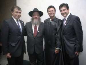 Fux é homenageado pela embaixada israelense