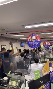 Após morte de João Alberto, lojas do Carrefour são alvos de protestos