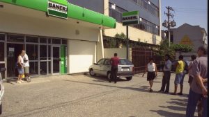 Banco não deve reintegrar empregado com deficiência se mantém cota