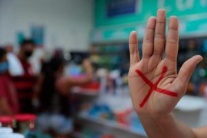 Especialistas comentam lei que criminaliza violência psicológica