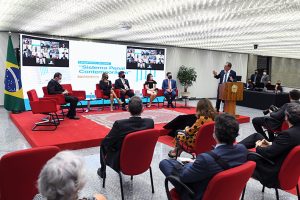 AMB lança coletânea de artigos sobre o sistema penal brasileiro