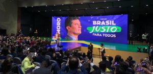 Sergio Moro diz que “lava jato” combateu o PT e depois volta atrás