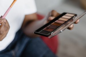 TRT-20 reconhece vínculo entre revendedora e empresa de cosméticos