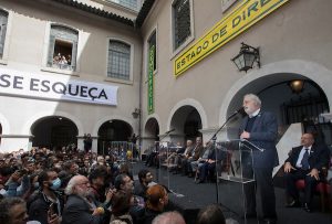 Carta da democracia passa de um milhão de assinaturas no dia do ato