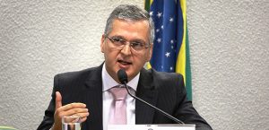Douglas Alencar Rodrigues: Disciplina legal e solução jurisprudencial