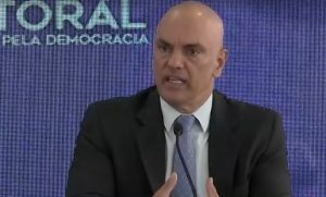 Alexandre: institutos de pesquisa devem esclarecer erros, não TSE