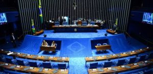 PL consegue eleger oito senadores e poderá ter maior bancada da casa