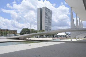 Suspensão de tratado internacional deve ser aprovada pelo Congresso