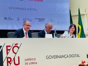 Fórum Jurídico de Lisboa termina com celebração da democracia