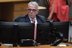 STF invalida normas municipais sobre estações de radiocomunicação